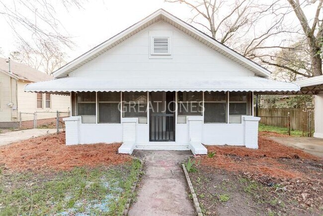 Primary Photo - 3920 Meritas Dr
