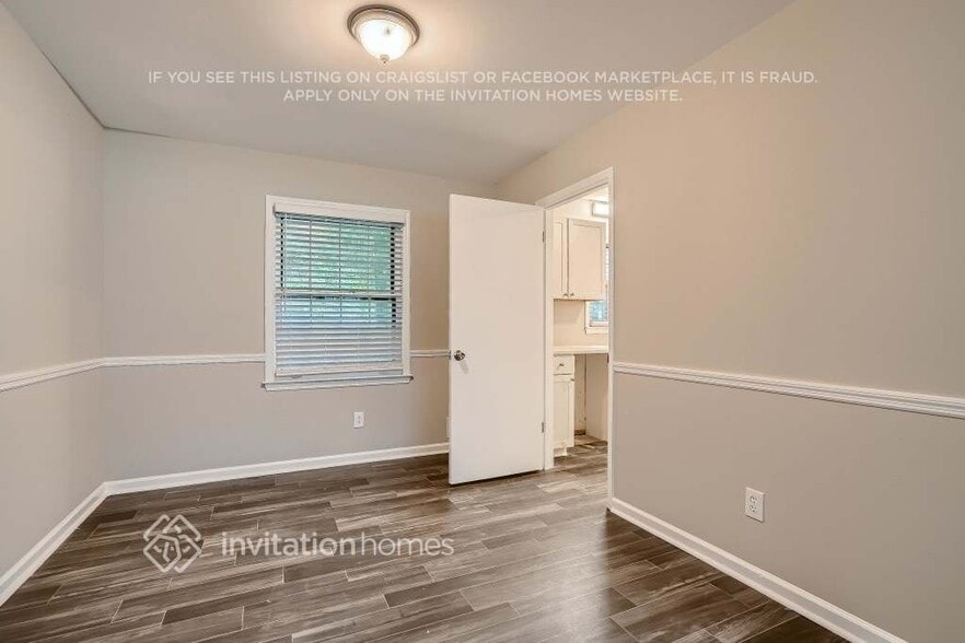 Building Photo - 2360 Sandgate Rd SW
