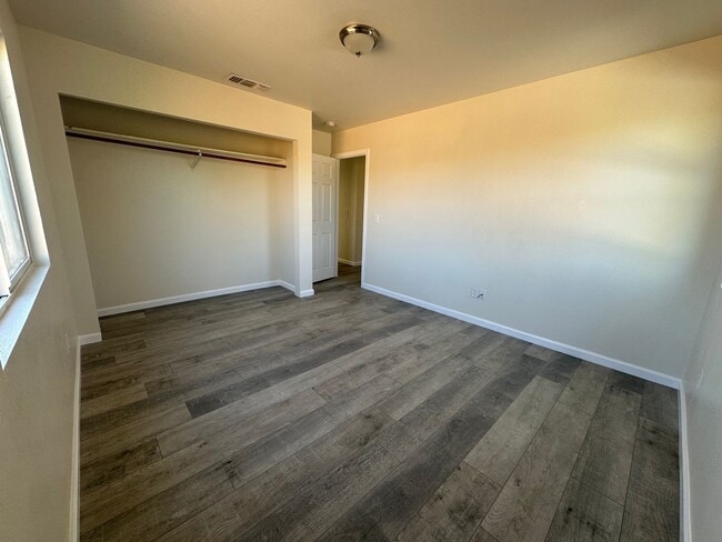 Building Photo - 61859 Desert Air Rd