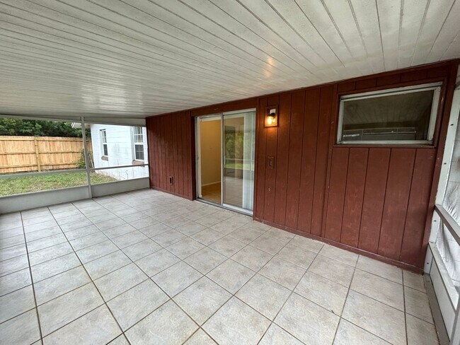 Building Photo - 3BR/2BA Single Family Home with Large Backyard in Winter Park!