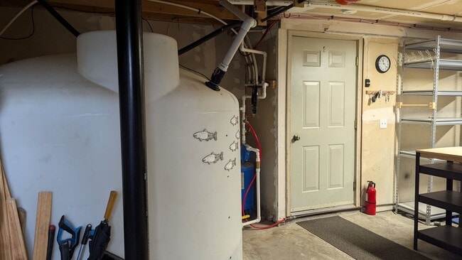 Building Photo - 1412 Springwater Dr