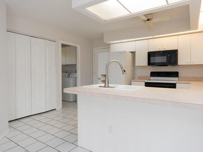 Building Photo - RENT THIS HOME WITH ZERO DEPOSIT