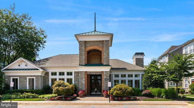 Building Photo - 21800 Flanders Ct