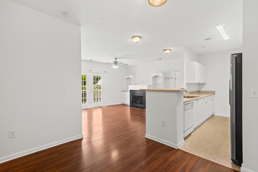 Building Photo - 622 McKenna Cir