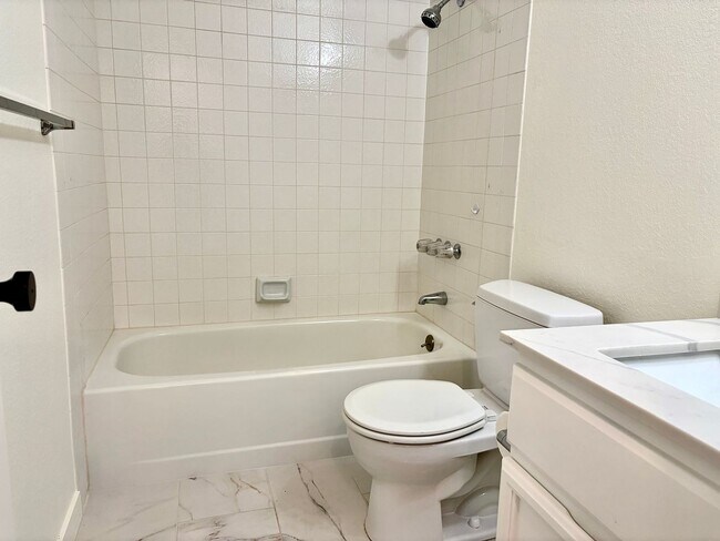 Building Photo - 258 Sandpiper Ct