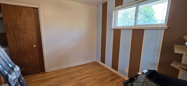 Building Photo - Spacious Ranch-Style 5BR Home w/ Finished Basement & Large Fenced Yard