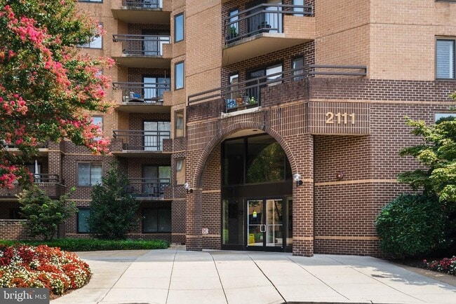 Building Photo - 2111 Wisconsin Ave NW