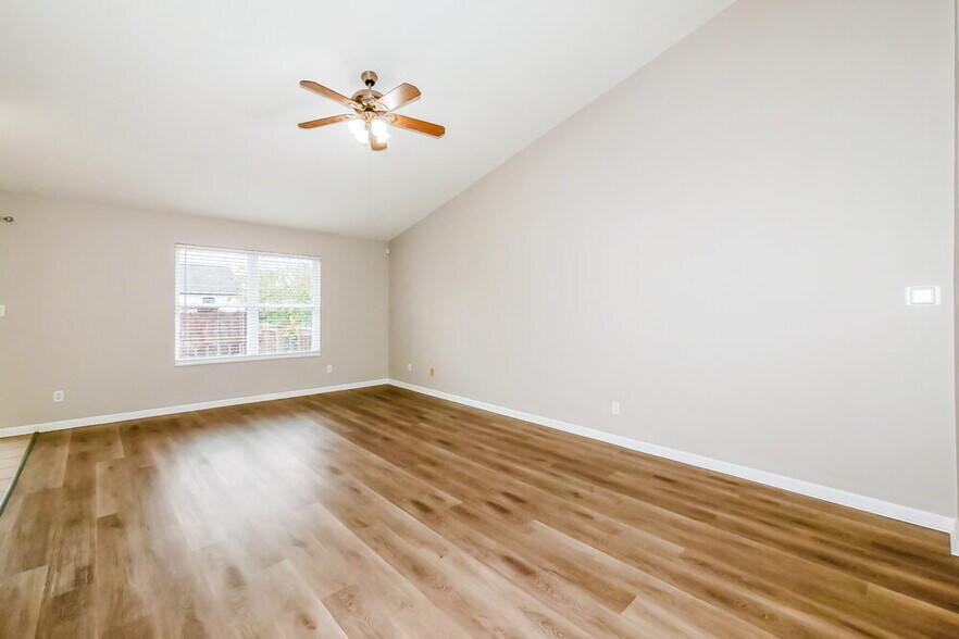 Building Photo - 6303 Bryce Canyon Dr