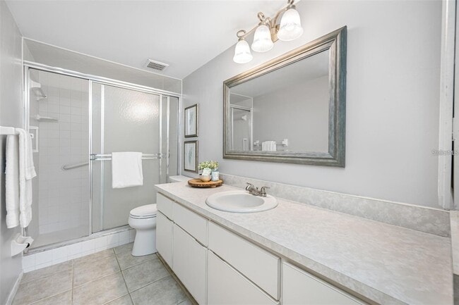 Building Photo - 1100 E Bay Dr