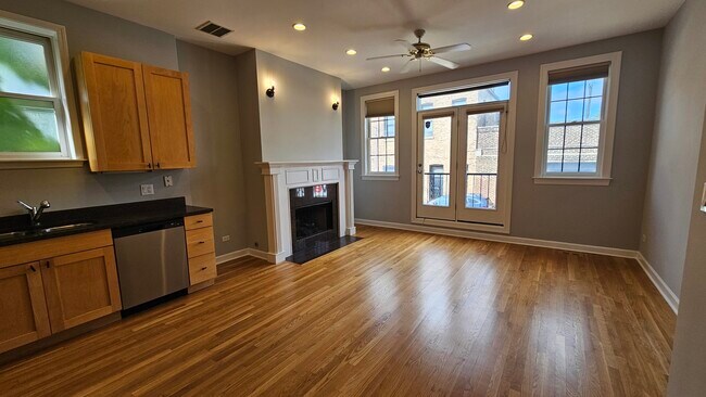 Building Photo - 509 N Hartland Ct