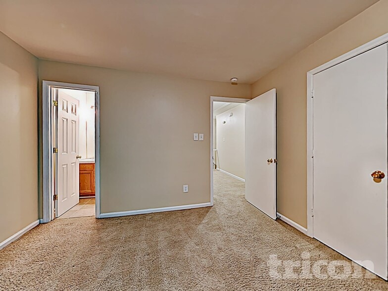 Building Photo - 6311 Coach Hill Ln