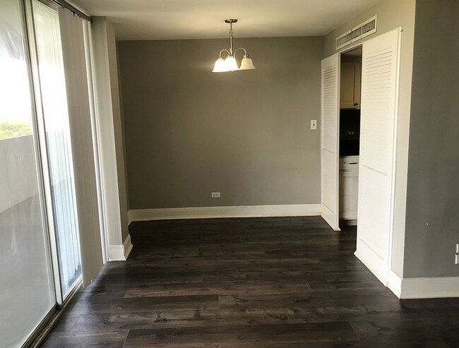 Building Photo - 7039 San Pedro Ave