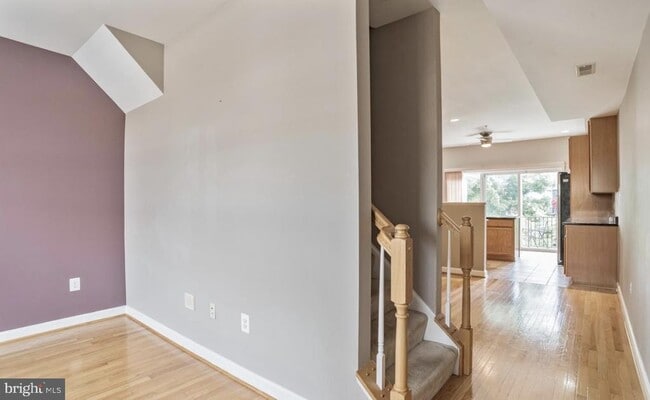 Primary Photo - 111 N Chester St