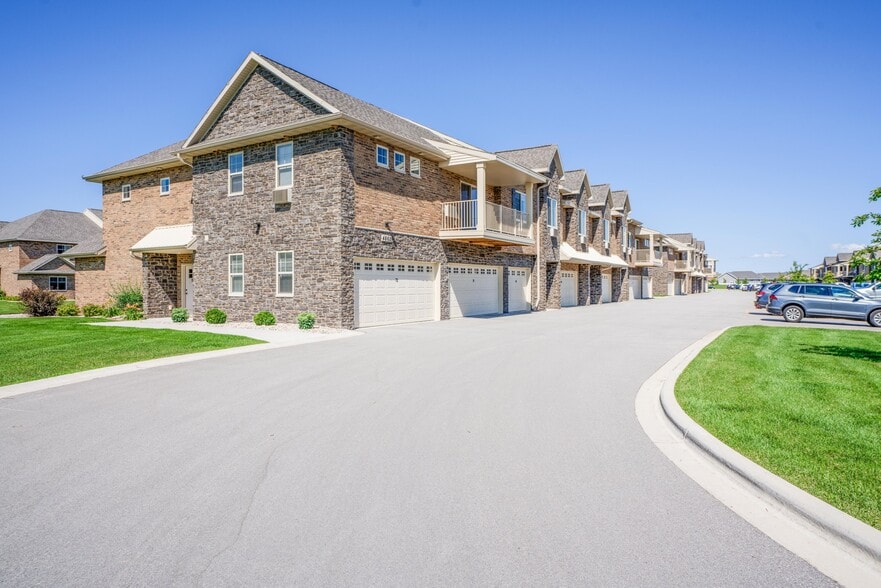 Building Photo - Aria Place