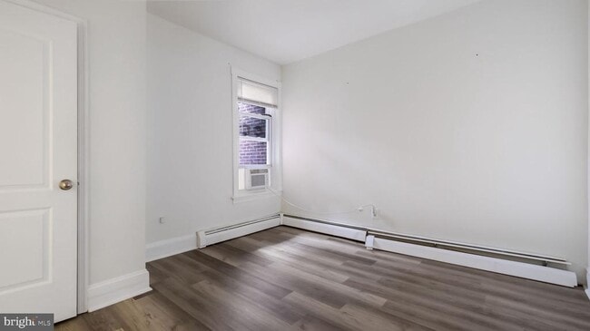 Building Photo - 4 E State St