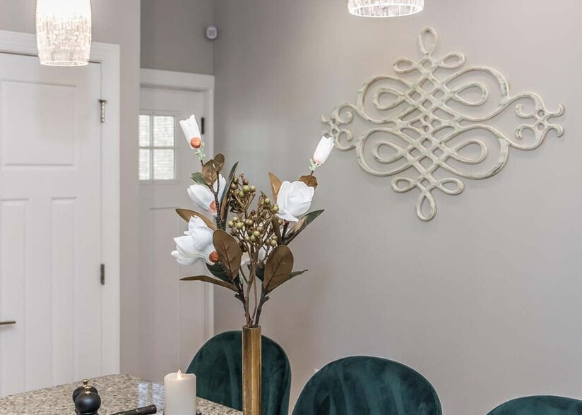 Building Photo - 151 Pineland Cir