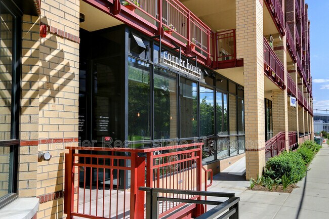 Building Photo - 2729 W 21st Ave