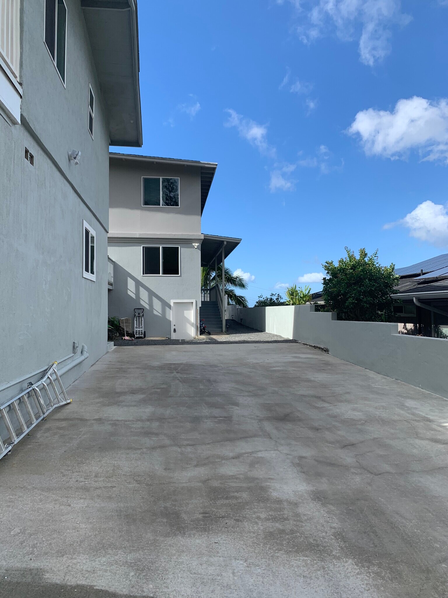 Building Photo - 1559 Puolani St