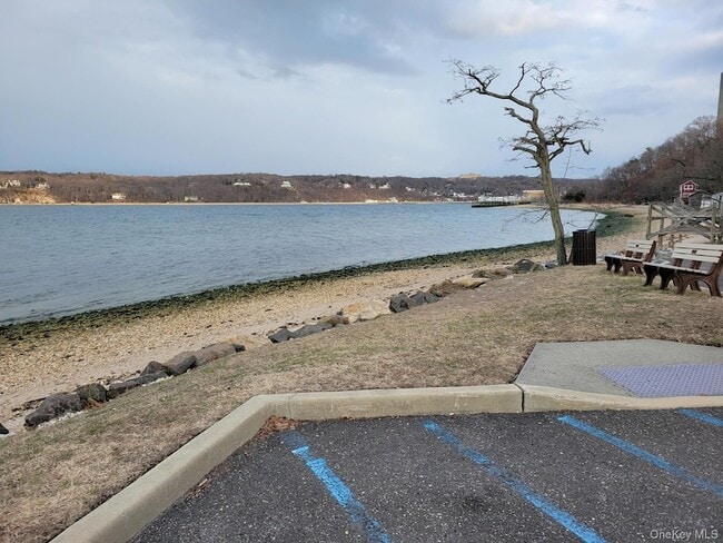 Building Photo - 9 Bayview Ct