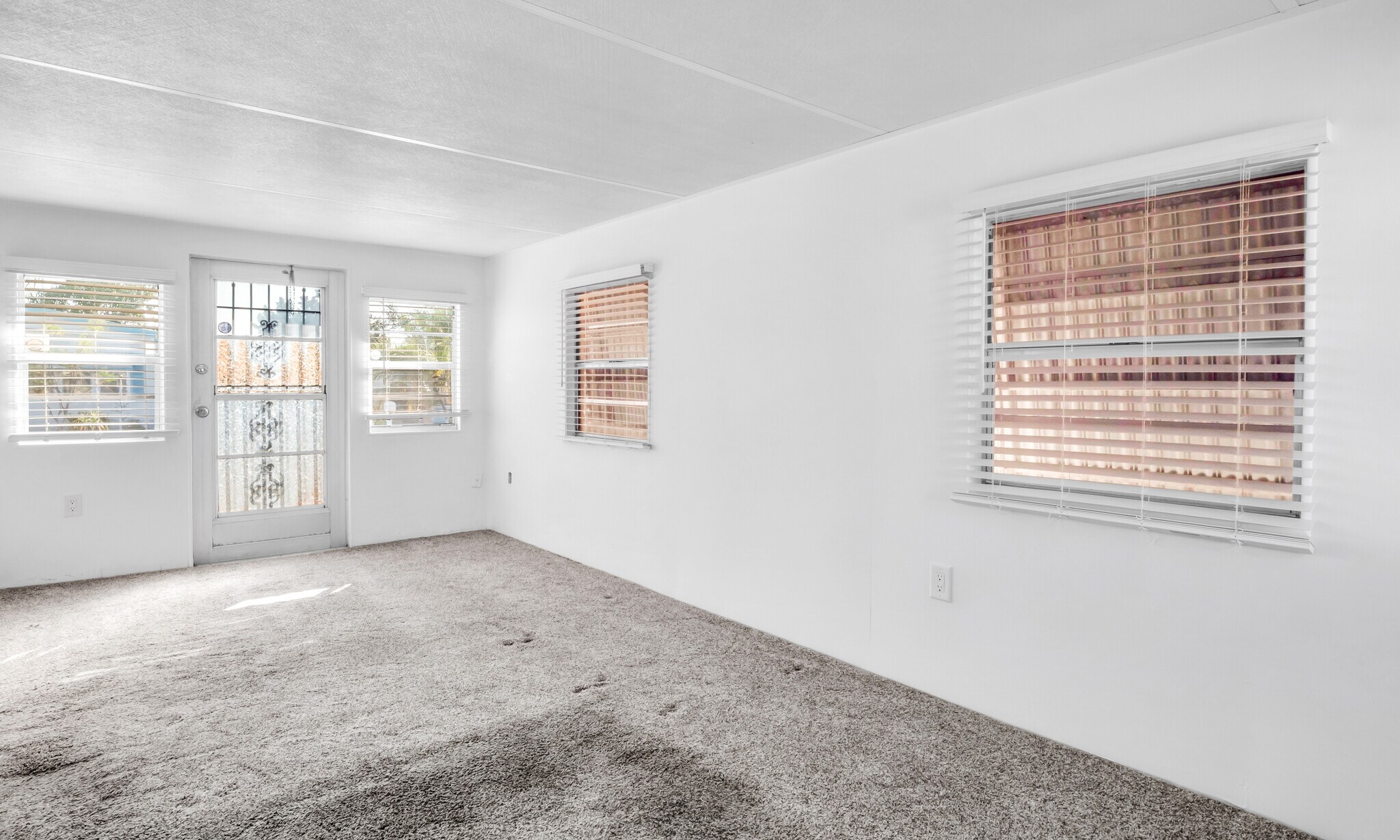 Building Photo - 209 50th Avenue Plz E