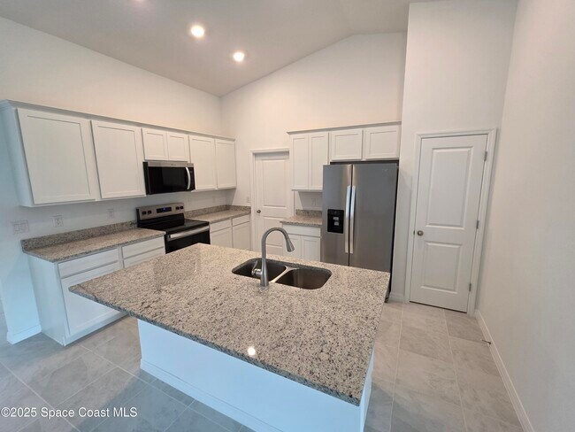 Building Photo - 482 Consolata Ave NW