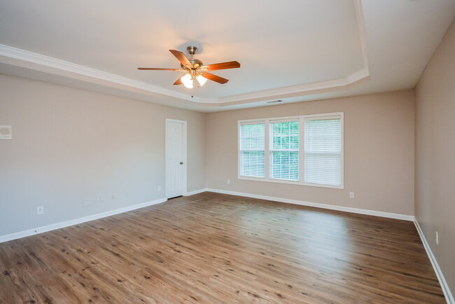 Building Photo - 2408 Hyde Park Ct