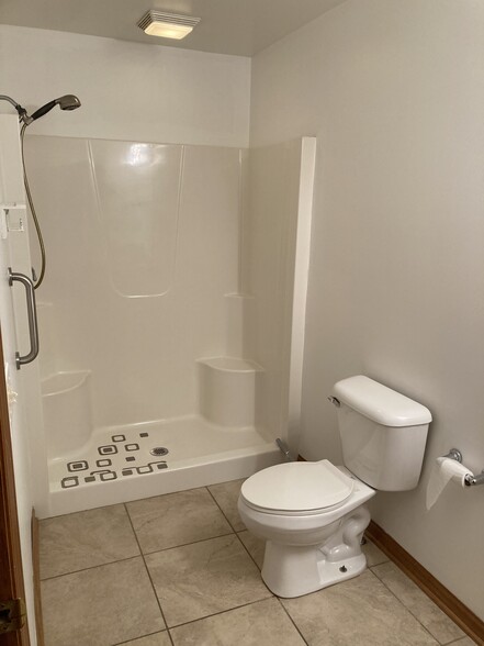 Bathroom 2 - 2721 Blossom Ave