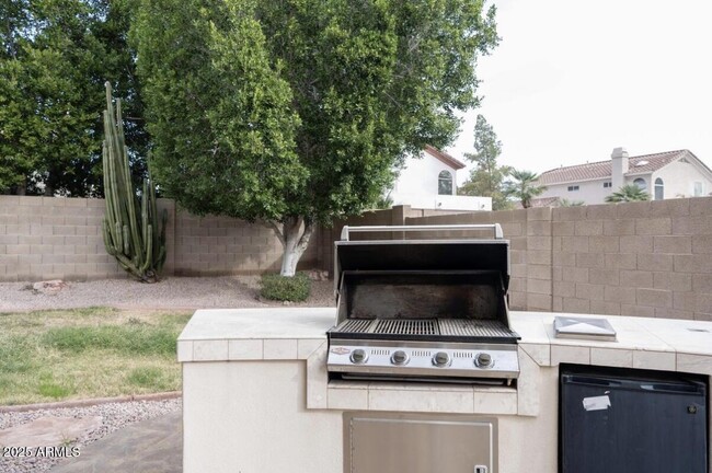 Building Photo - 5536 E Campo Bello Dr