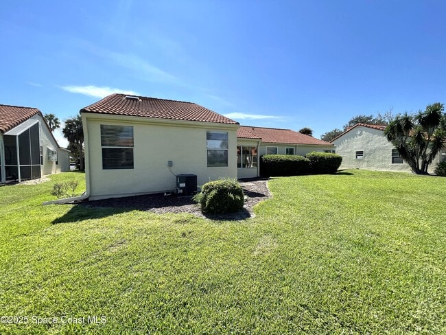 Building Photo - 740 Spring Valley Dr