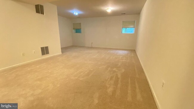 Building Photo - 8231 Ramseur Pl