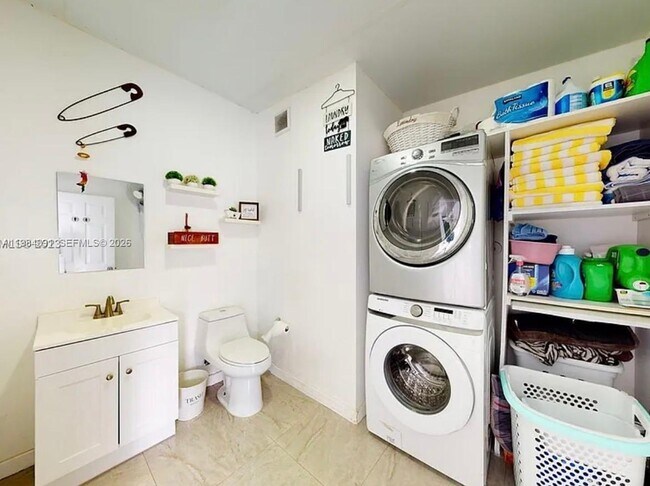 Building Photo - 1220 NW 37th Ave