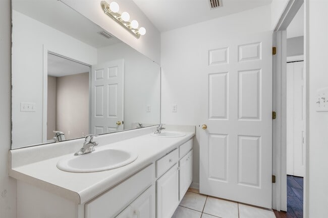 Building Photo - 1744 Corey Wood Cir