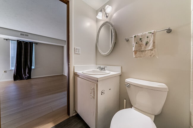 Building Photo - 1930 King James Pkwy