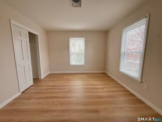 Building Photo - 194 High Ridge Ave