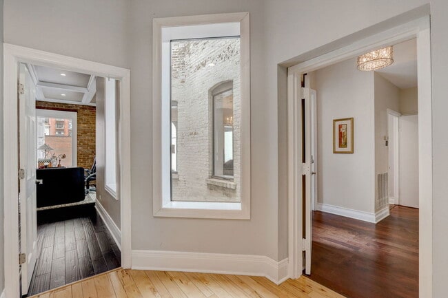 Building Photo - 22 W Ontario St