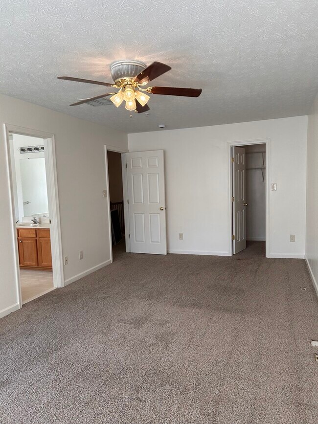 Building Photo - 306 Kestrel Dr