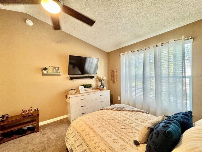 Building Photo - 2879 Thaxton Dr