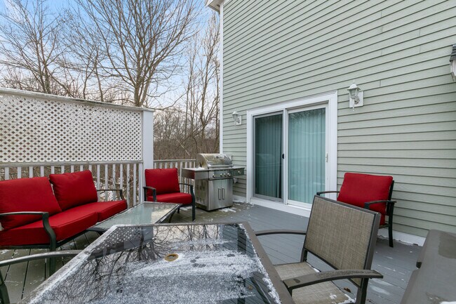 Building Photo - 3 Chapel Way