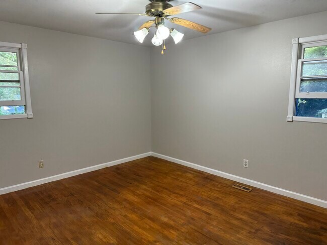 master bedroom1 - 3352 Wedgewood Dr