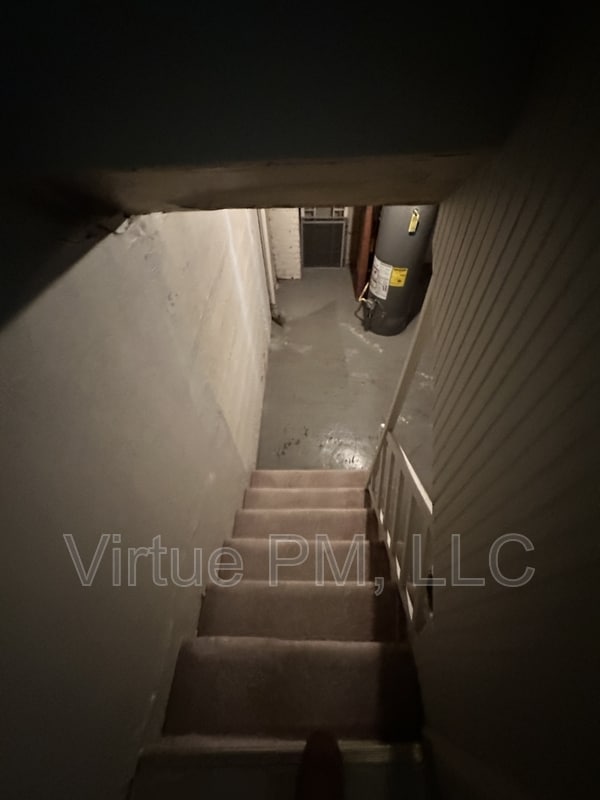 Building Photo - 224 7th Ave