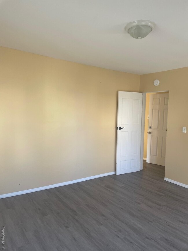 Building Photo - 44 Broad St