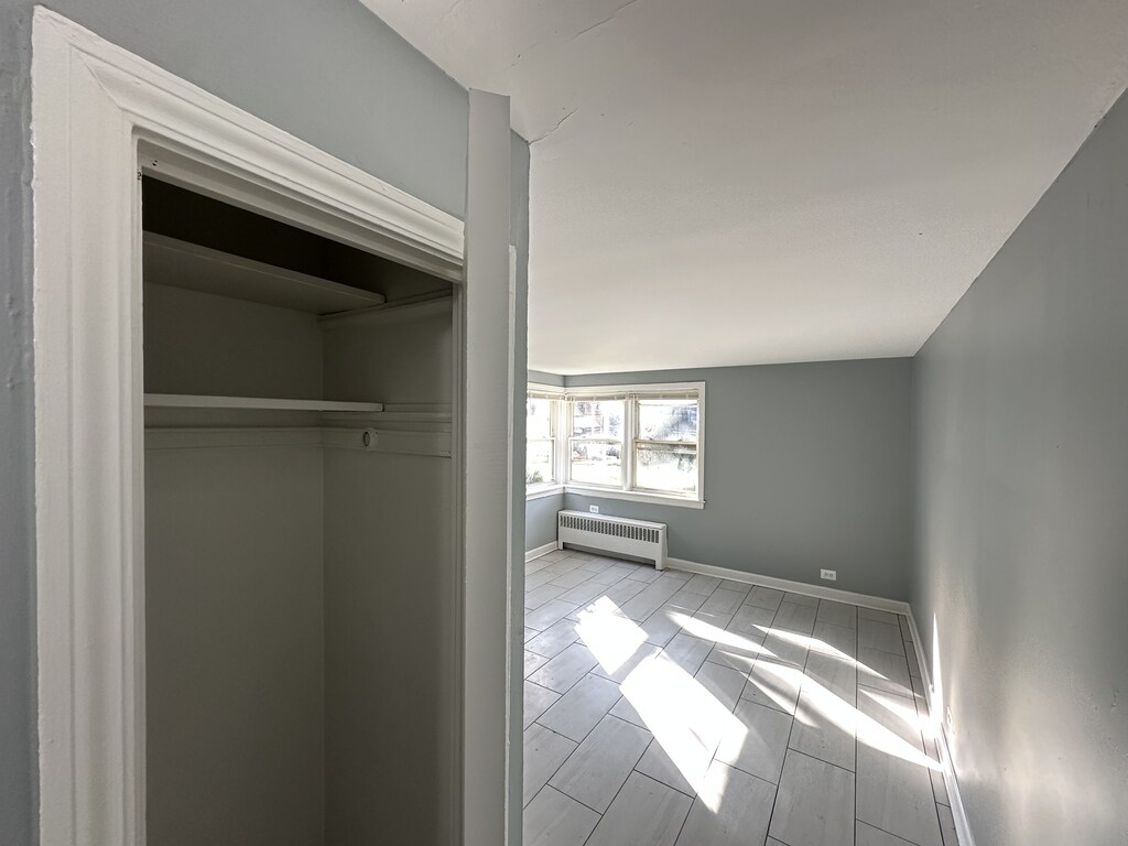 Building Photo - 6719 N California Ave