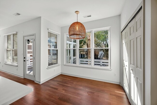 Building Photo - 1353 Black River Dr