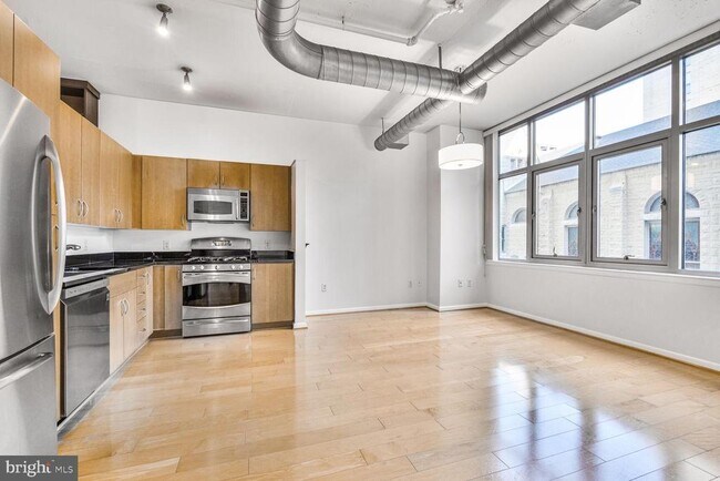 Building Photo - 811 4th St NW