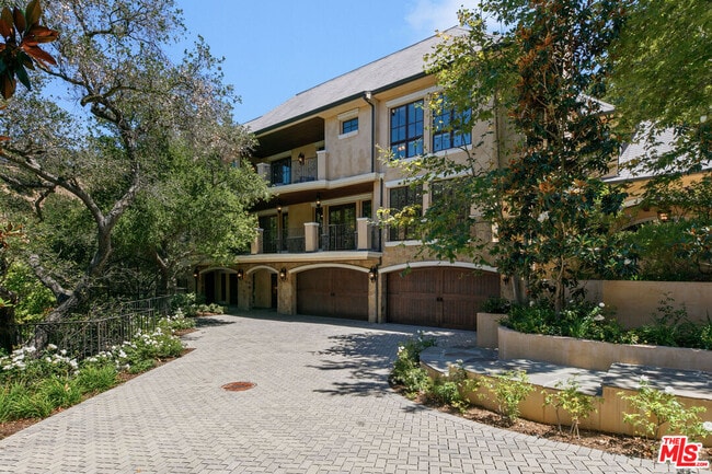 Building Photo - 3911 Oeste Ave