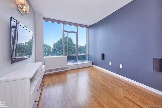 Building Photo - 3751 Riverdale Ave