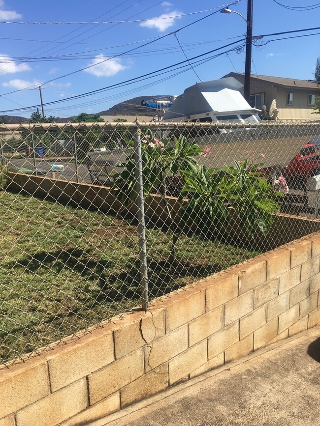 Building Photo - Single family 3 bedroom