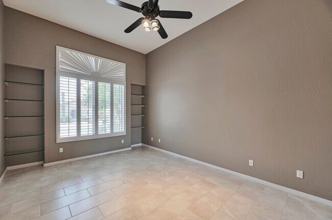 Building Photo - Stylish 2-Bedroom Home with Resort-Style A...