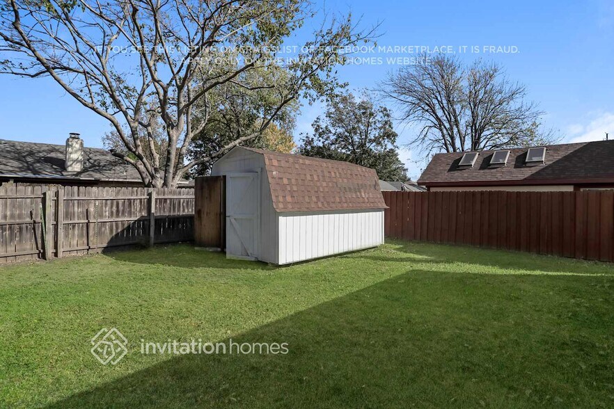Building Photo - 2430 Bentley Dr