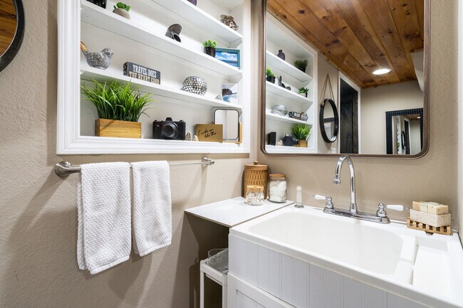 Building Photo - 487 Kentucky Ave